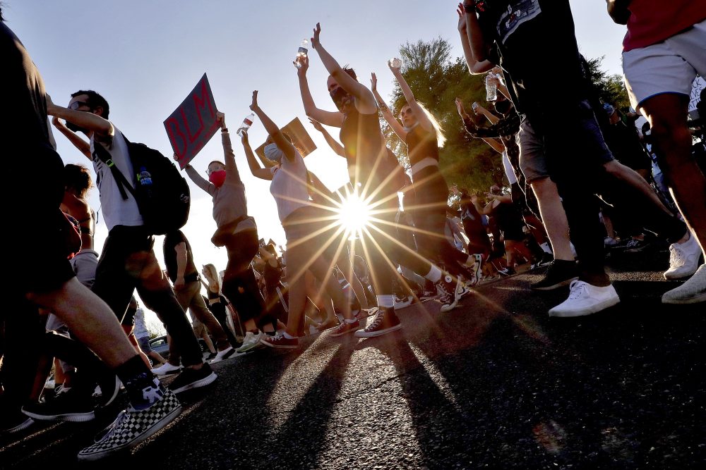 America_Protests_Immigrant_Risks_39329