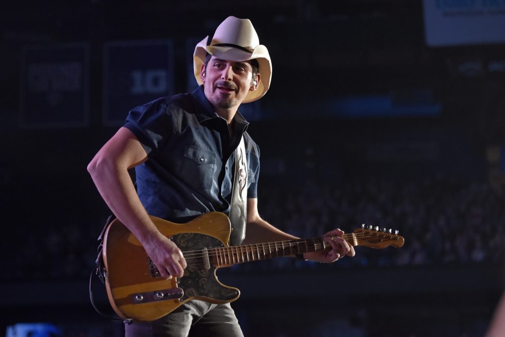 Brad Paisley And His Wife Fight Hunger With 1 Million Meal Pledge