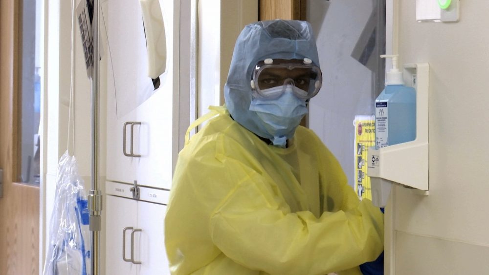 Virus_Outbreak_ICU_Workers_13097