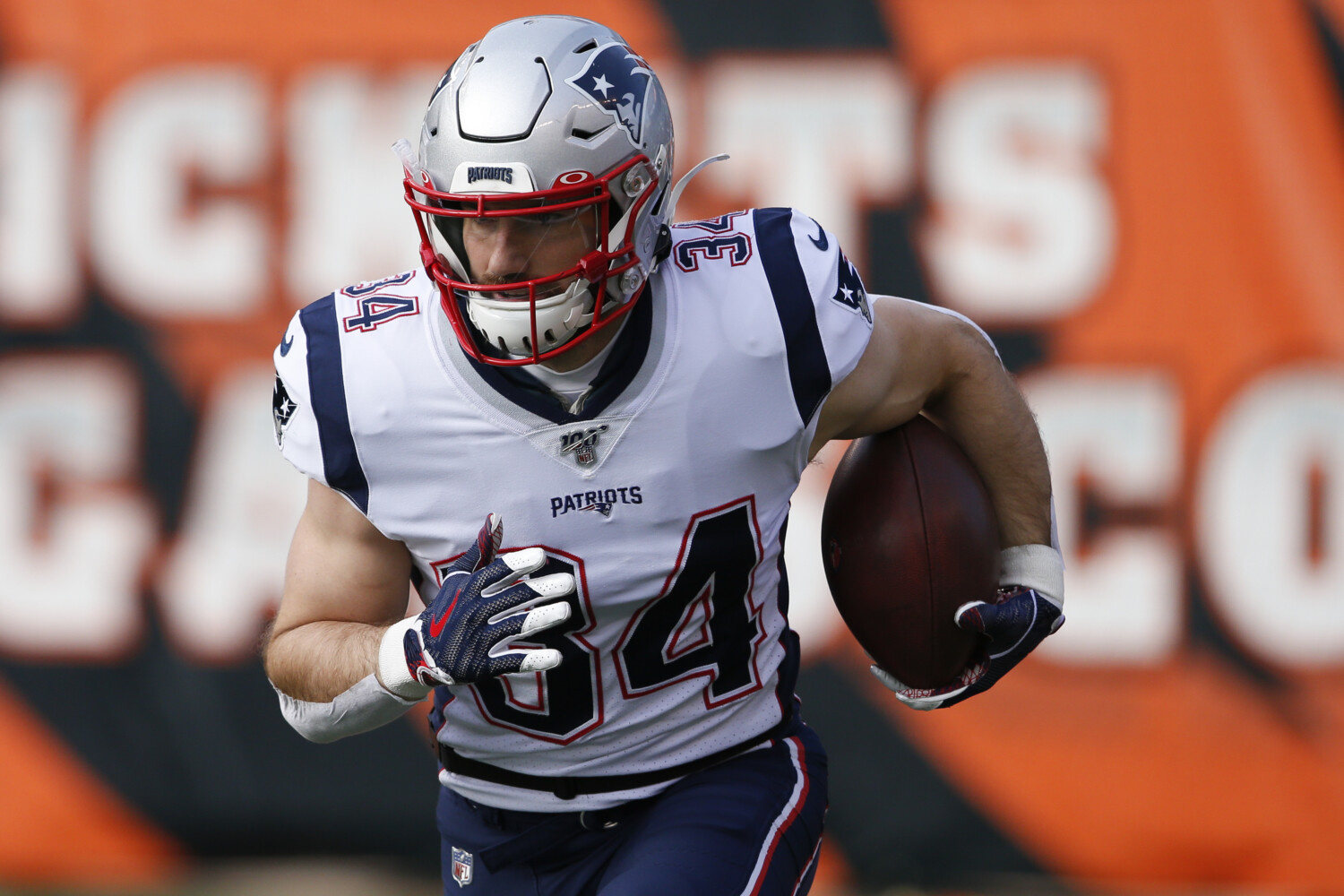 Patriots: Rex Burkhead Taking a Pay Cut After a Career Year is Senseless