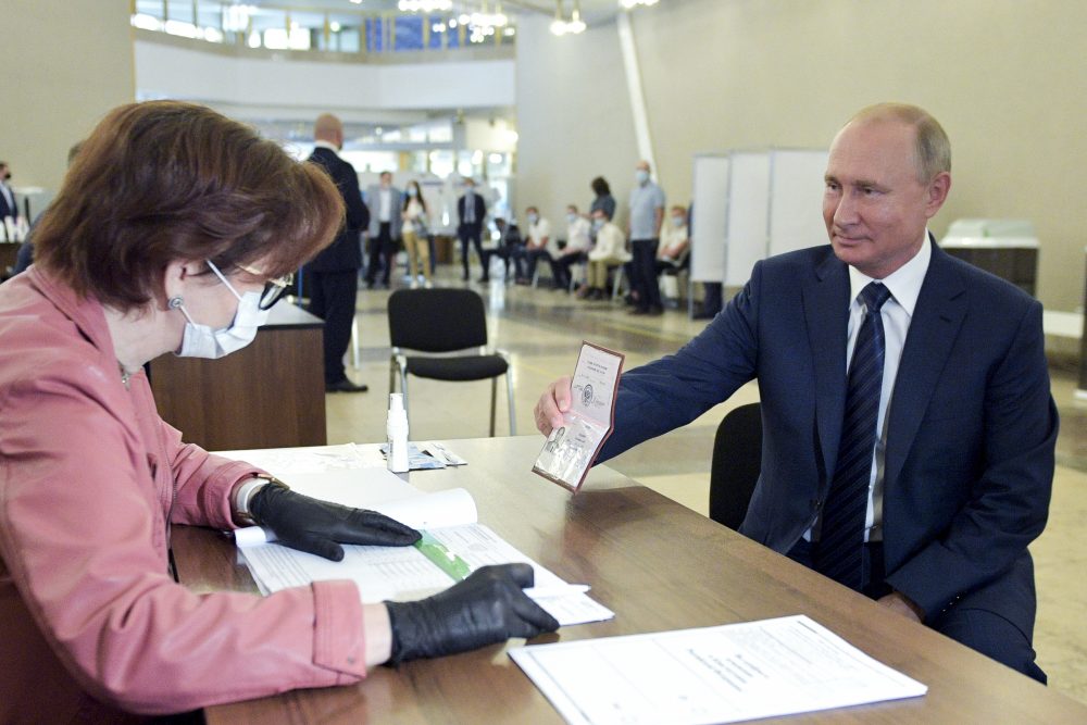 APTOPIX_Russia_Constitutional_Vote_74896