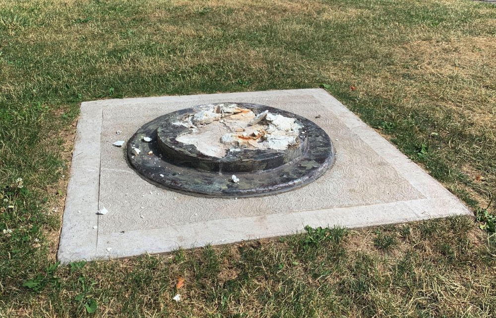 Douglass_Statue_Vandalism_00005