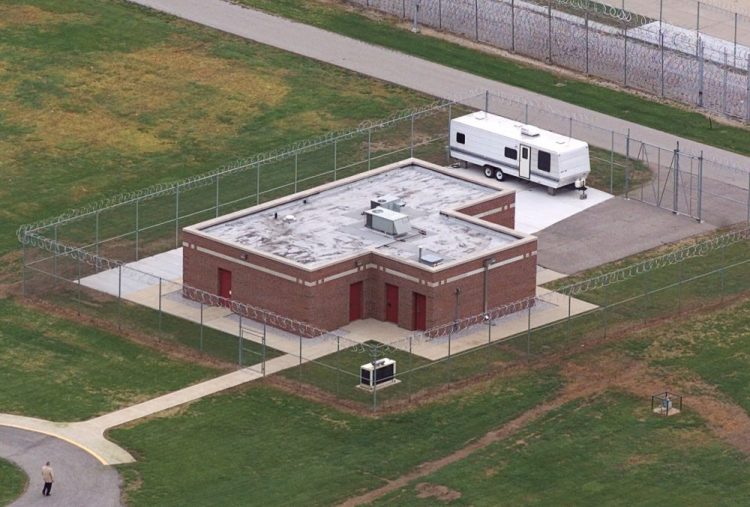 An aerial view of the execution facility at the United States Penitentiary in Terre Haute, Ind. (AP Photo/Michael Conroy File)