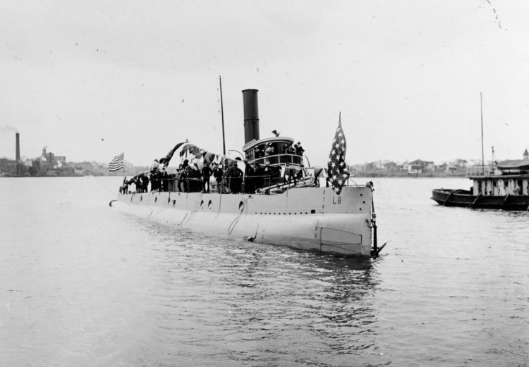 USS L-8 afloat immediately after launching, at the Portsmouth Navy Yard at Kittery in April, 1917. 
