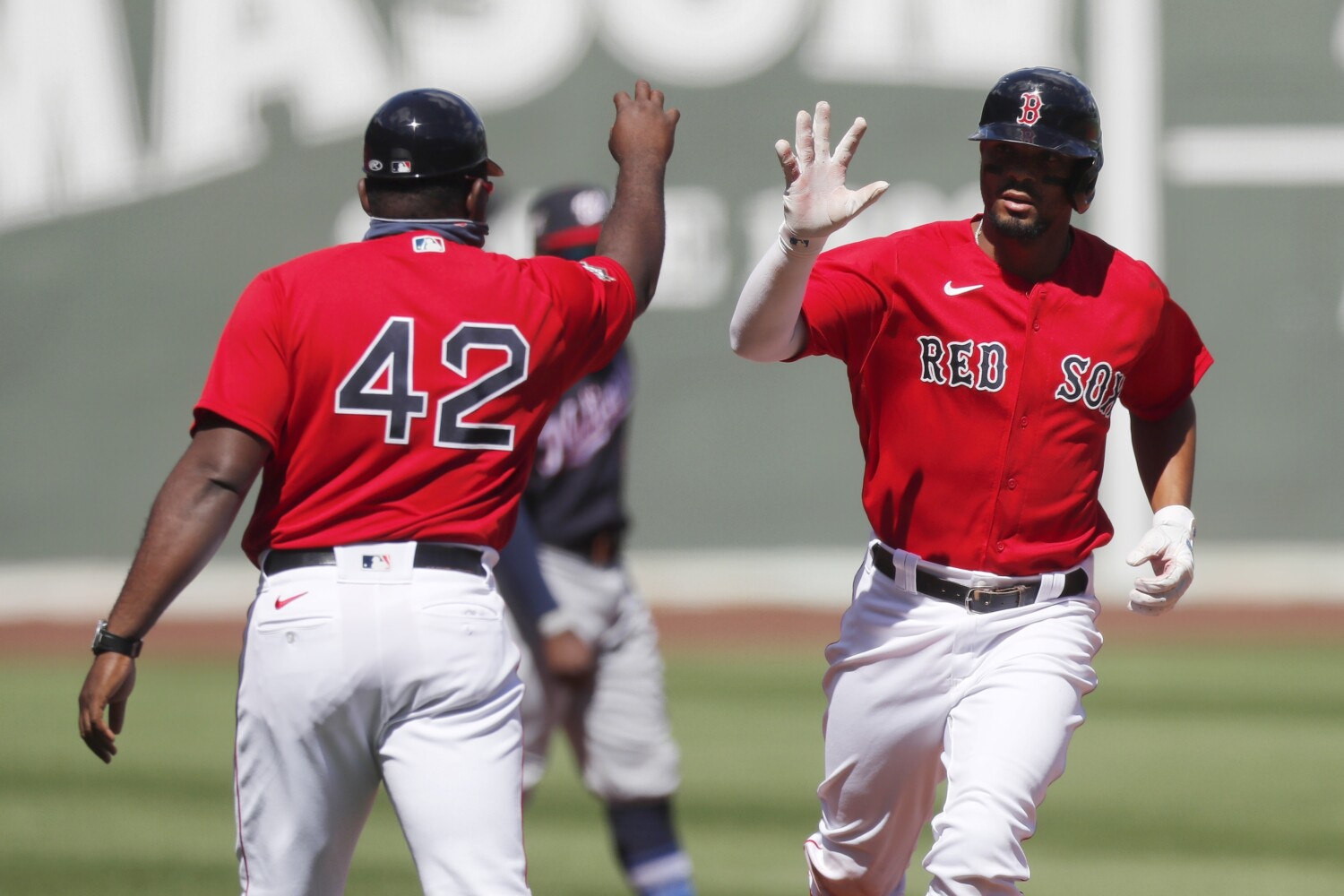 Martinez, Dalbec homers power Red Sox past Mariners in Seattle