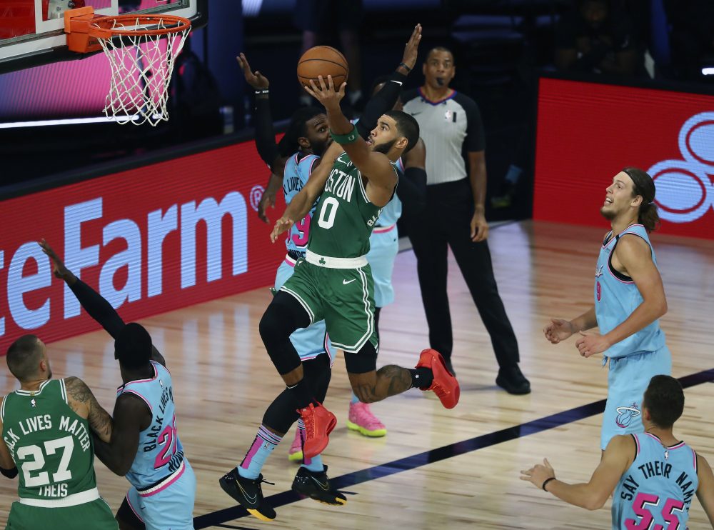 Celtics_Heat_Basketball_12834