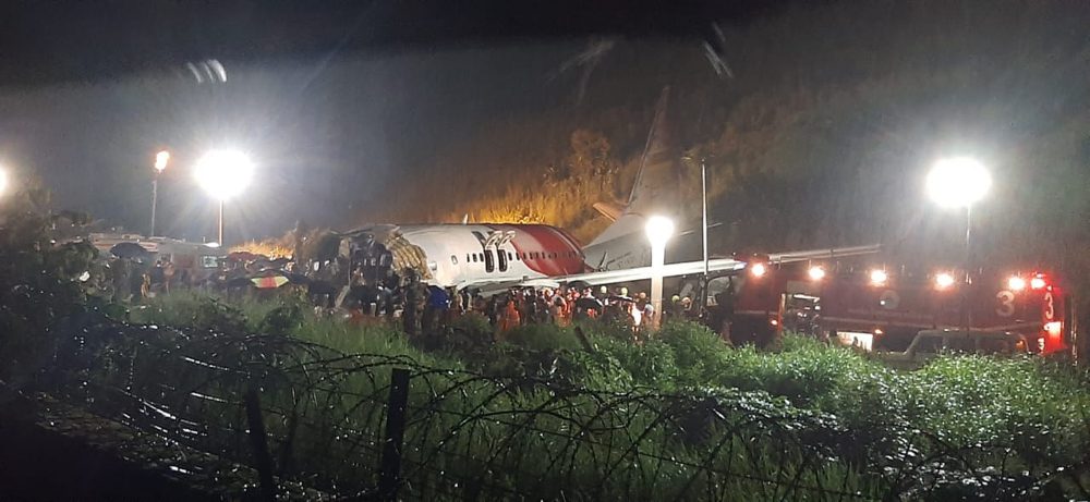 India_Plane_Crash_Lands_83205