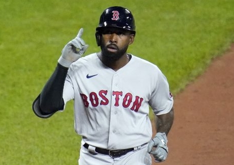 Red Sox center fielder Jackie Bradley Jr., his wife Erin and their