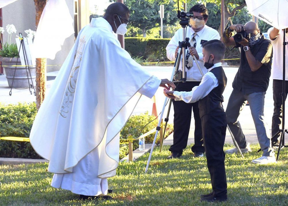 Sacraments_Covid_64202