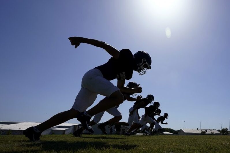 Virus_Outbreak_Texas_High_Schools_05835