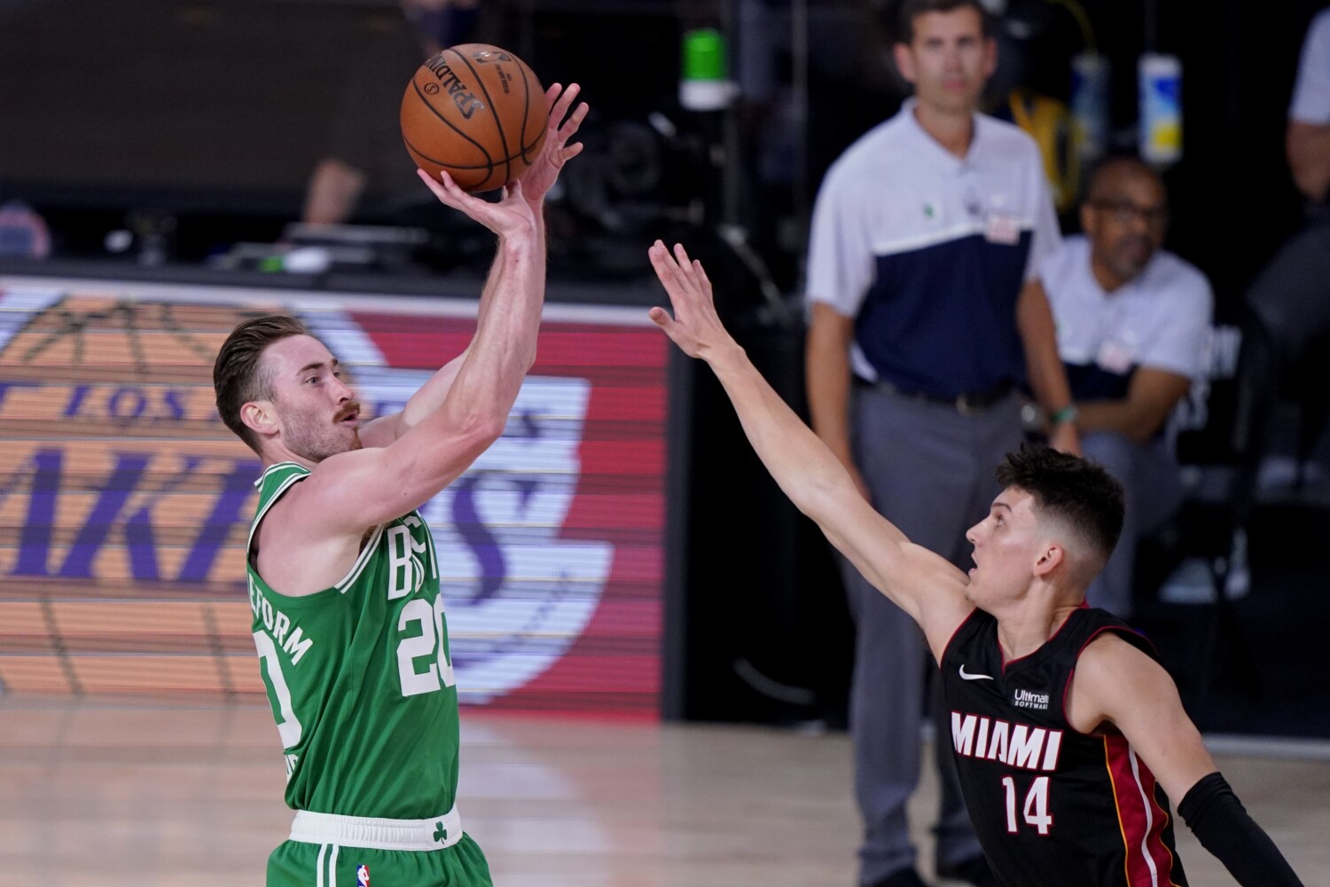 NBA: Gordon Hayward doesn't plan to leave bubble for new baby