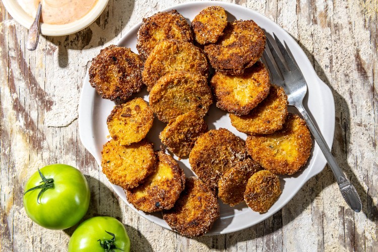 Fried Green Tomatoes. MUST CREDIT: Photo by Laura Chase de Formigny for The Washington Post.