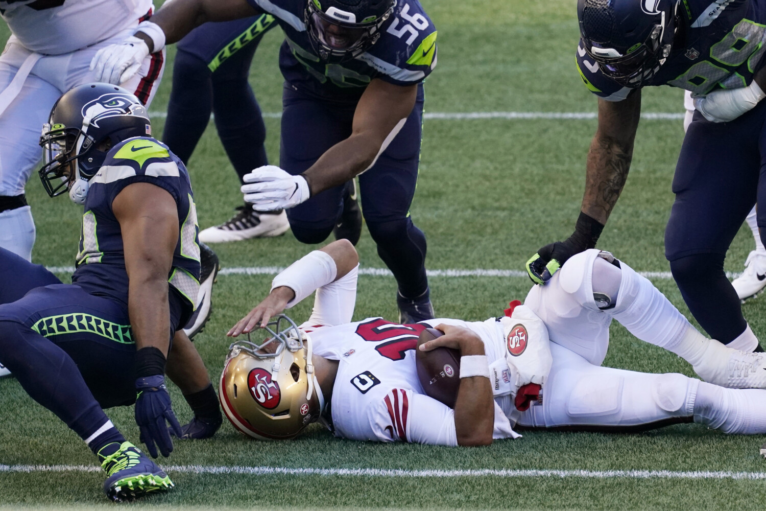 49ers' Jimmy Garoppolo could miss game vs. Texans with thumb injuries