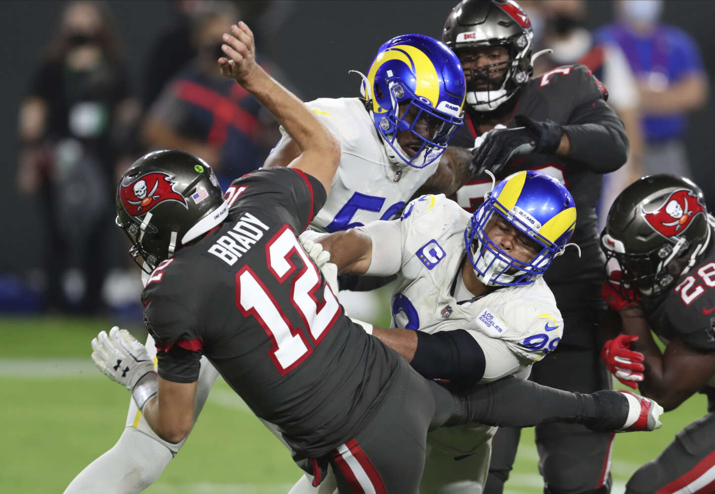 Brady, Bucs rally late, but Gay FG lifts Rams to win