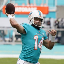 Dolphins_QBs_Football_88149