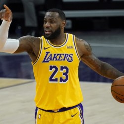 Lakers_Suns_Basketball_65329