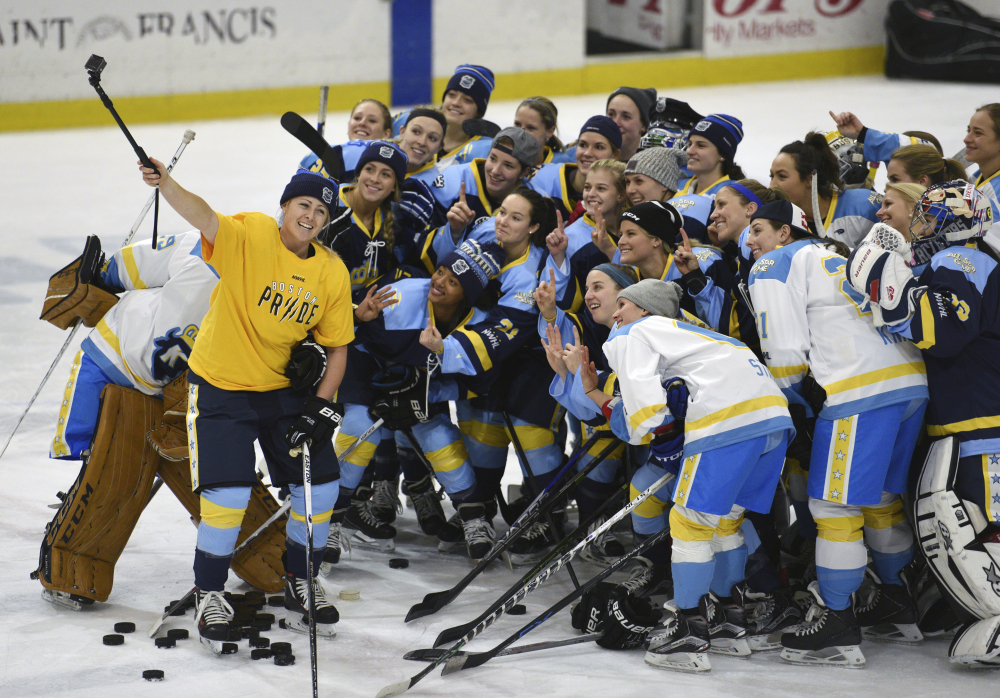 NWHL_On_TV_Hockey_33418