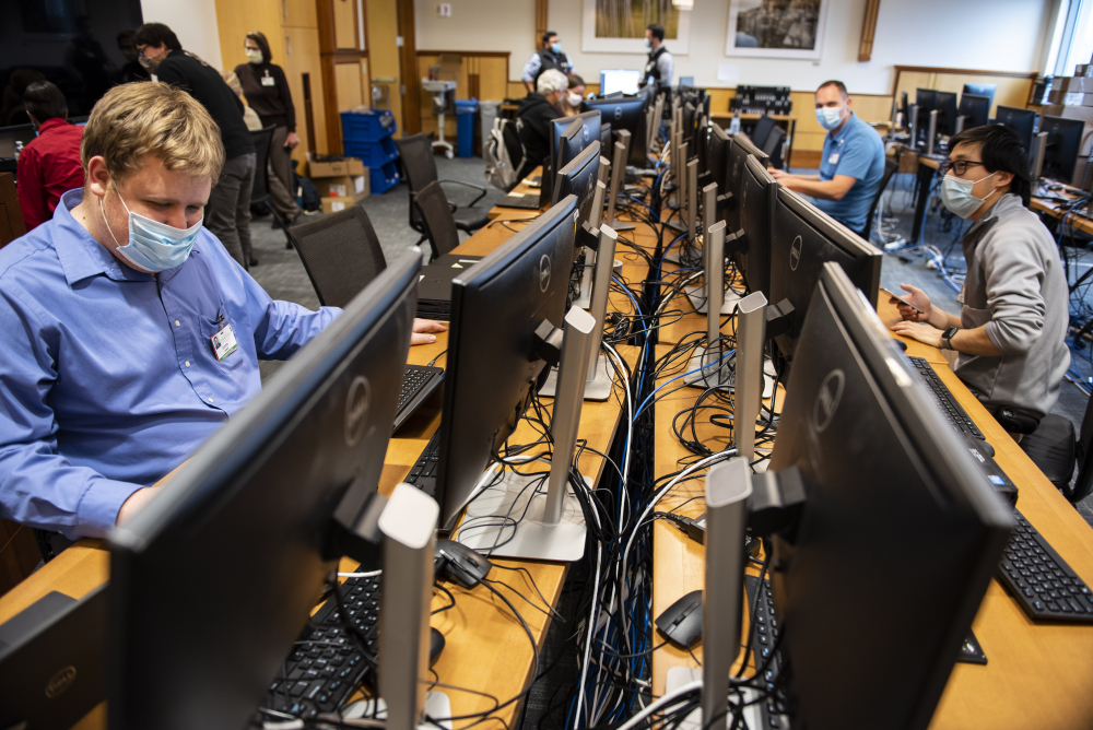 Virus_Outbreak_Hospital_Cyberattack_84072