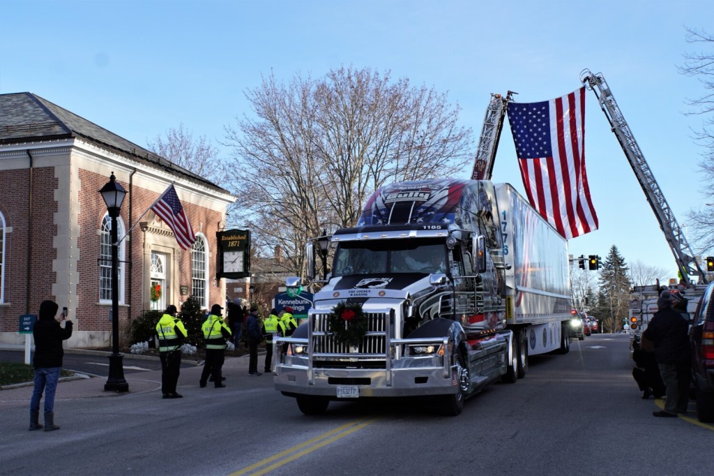 Wreaths Across America convoy stirs pride, positivity