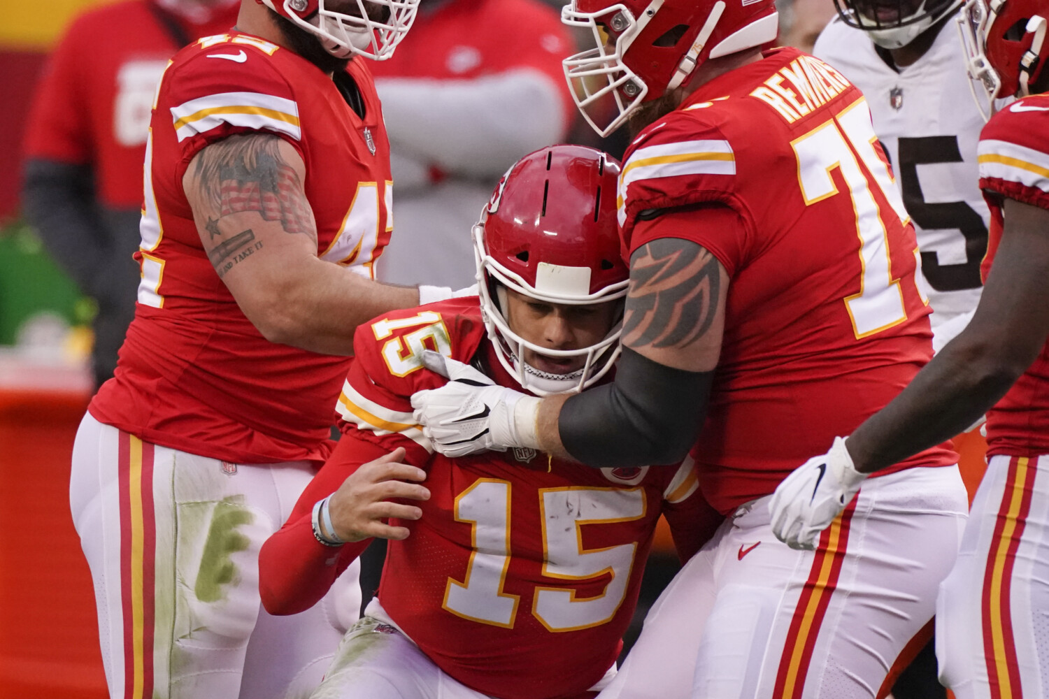 Chiefs QB Patrick Mahomes out of concussion protocol, is cleared to play  against Bills - The Boston Globe