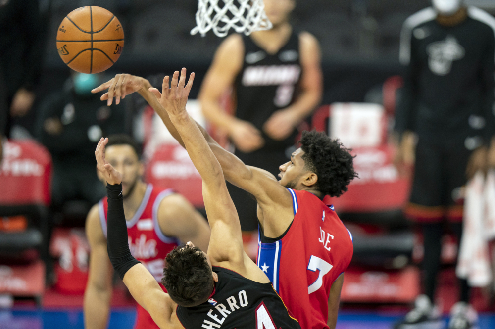 Heat_76ers_Basketball_89004