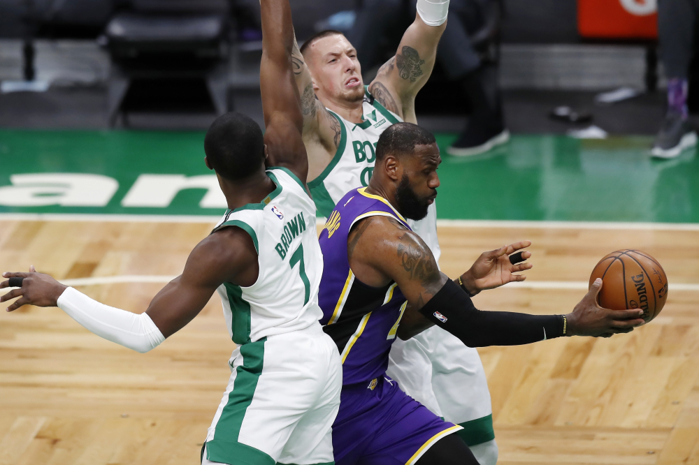 Daniel Theis, Jaylen Brown, LeBron James