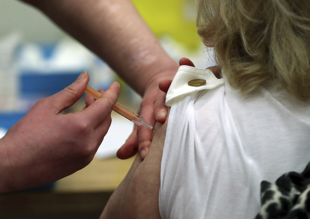 Britain_Testing_Vaccines_74007