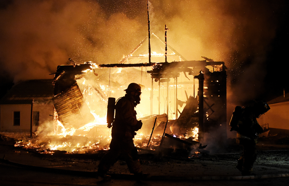 New_Hampshire_Town_Hall-Fire_42824