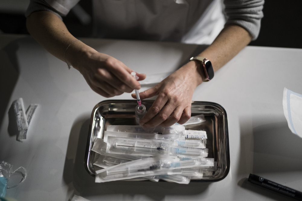 Virus_Outbreak_France_Vaccines_15090