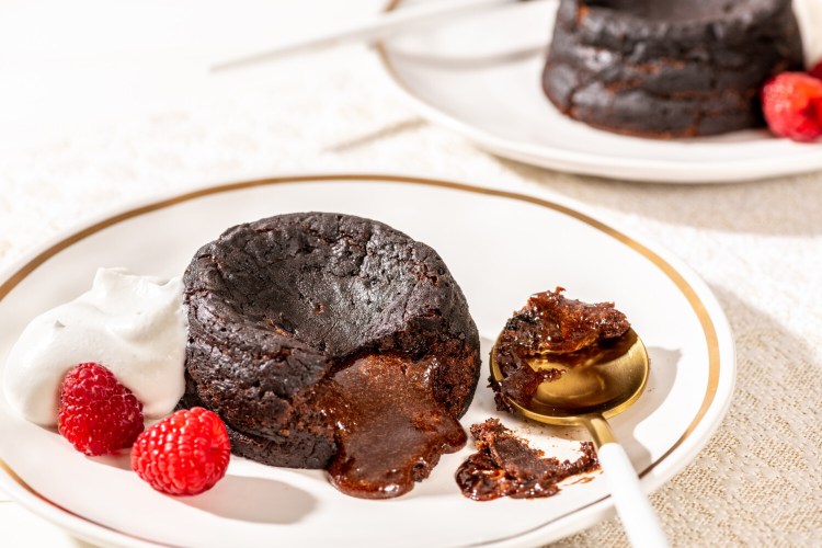 Chocolate Lava Cakes for Two. MUST CREDIT: Photo by Laura Chase de Formigny for The Washington Post.