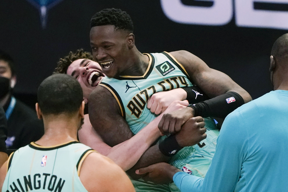 Warriors_Hornets_Basketball_92017