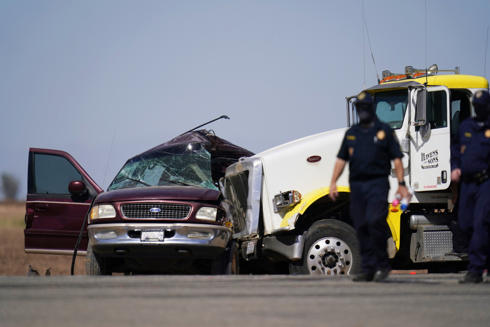APTOPIX_California_Highway_Crash_20532