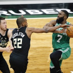 APTOPIX_Celtics_Bucks_Basketball_61384