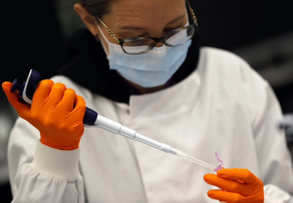 Virus_Outbreak_Britain_Genome_32785