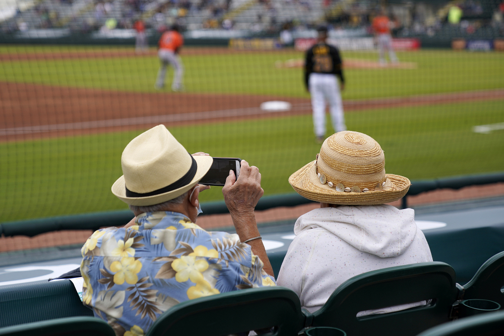 Virus_Outbreak_Older_Adults_89040