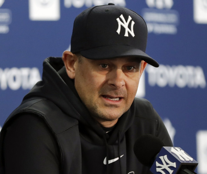 Yankees manager Aaron Boone takes leave of absence for heart procedure -  Los Angeles Times