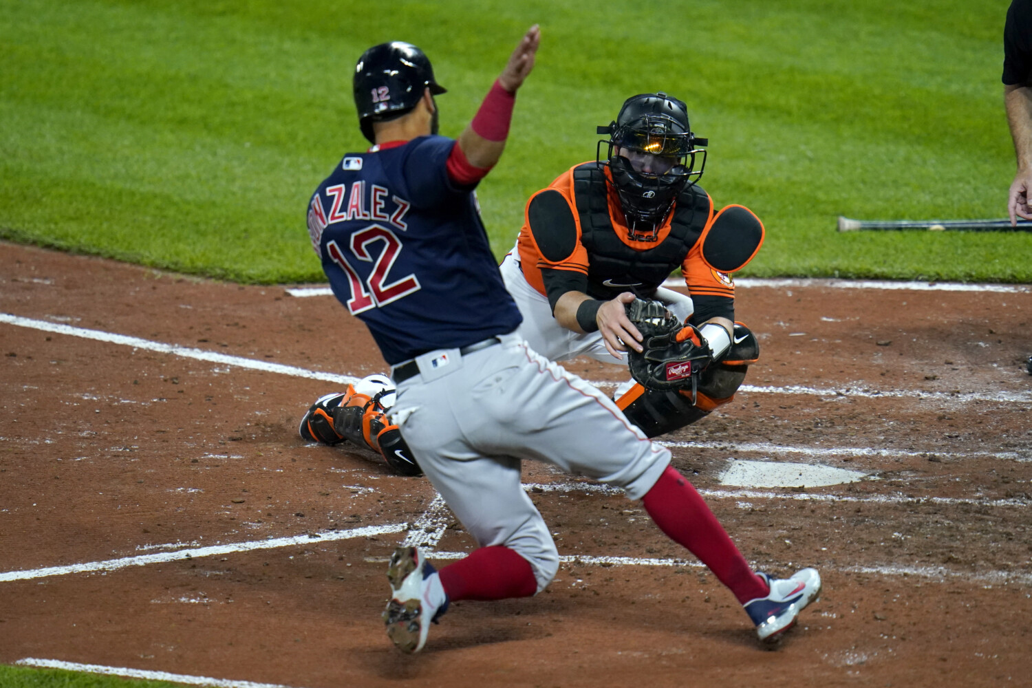 Red Sox extend win streak to 5, beat Orioles 6-4 in 10