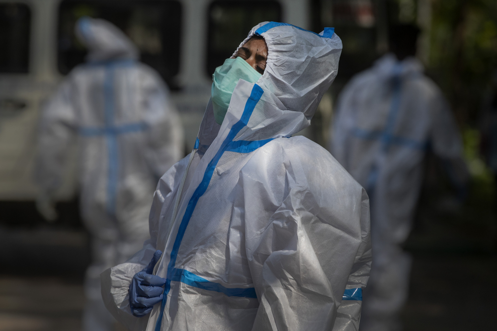 APTOPIX_Virus_Outbreak_India_93960