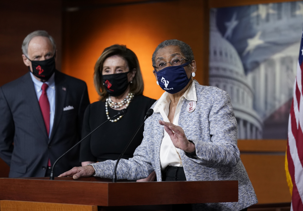 Nancy Pelosi, Eleanor Holmes-Norton, Tom Carper