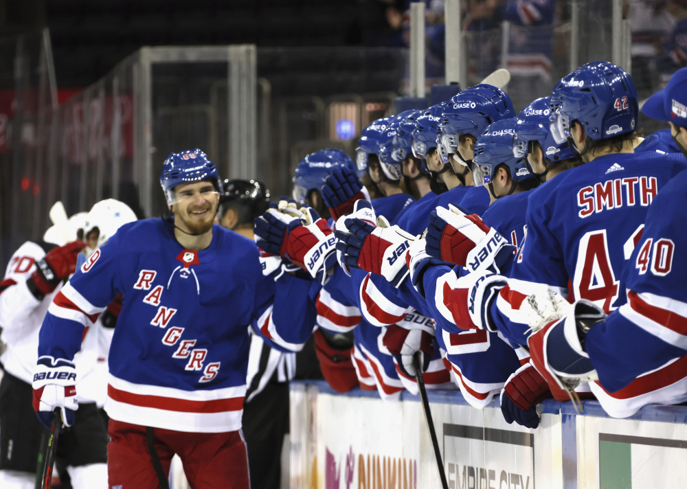Devils_Rangers_Hockey_34403