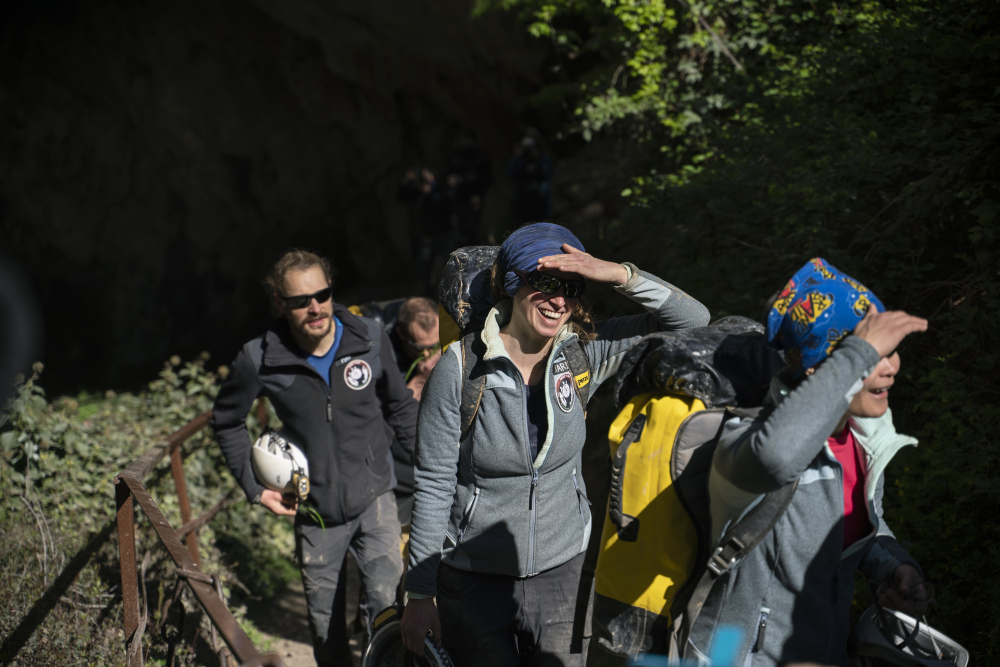 France_Cave_Researchers_20968