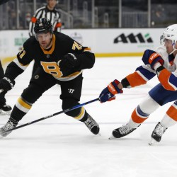 Islanders_Bruins_Hockey_27638