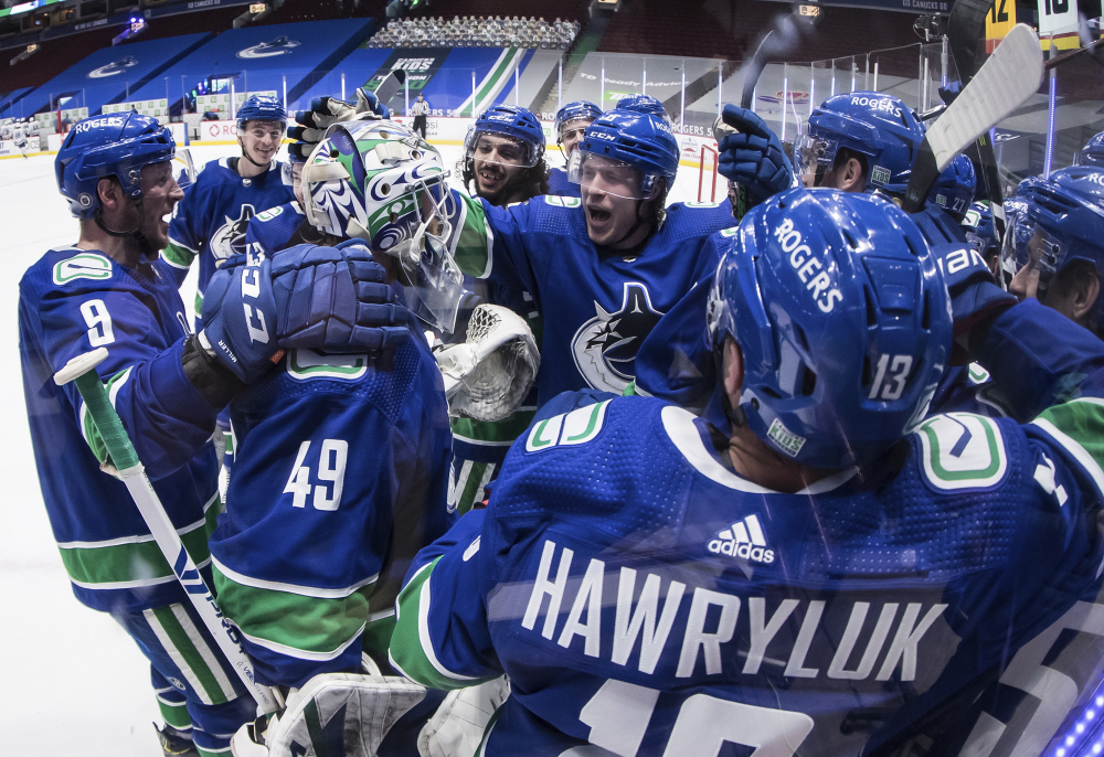 Maple_Leafs_Canucks_Hockey_55108