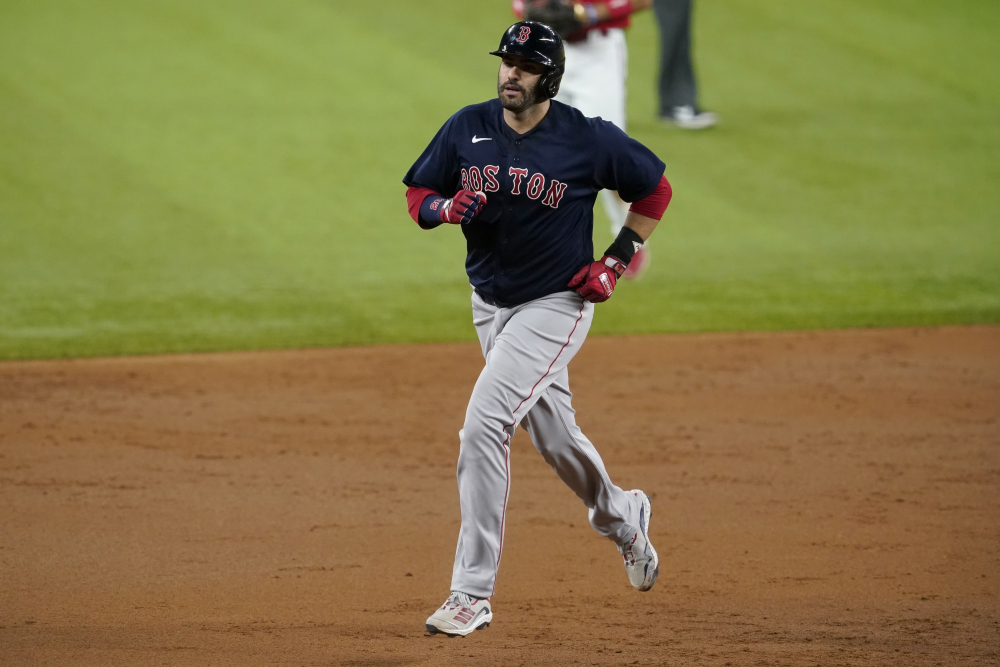 Red Sox earn series split by trouncing Astros, 17-1