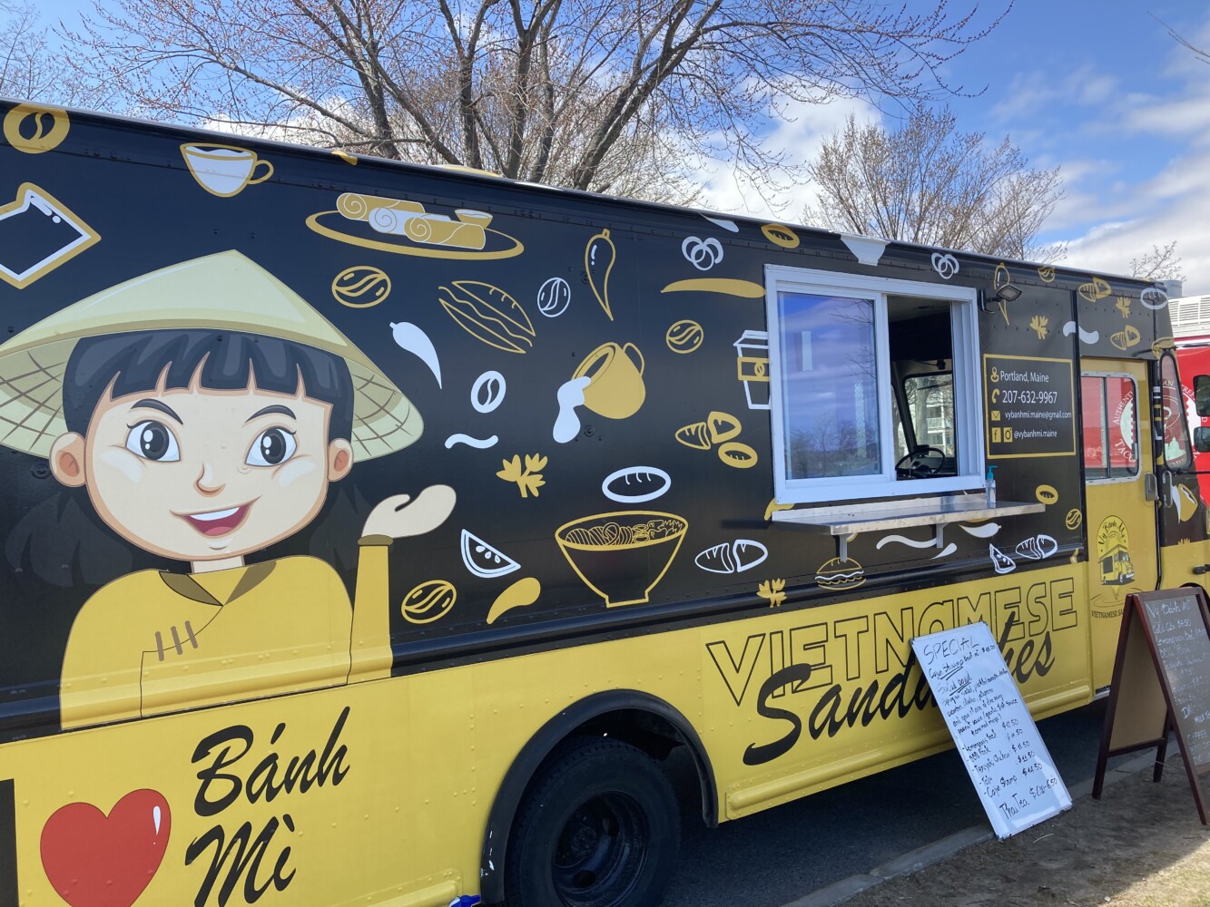 Run Eat Roll With Vietnamese Food Truck Vy Banh Mi   Truck 1 