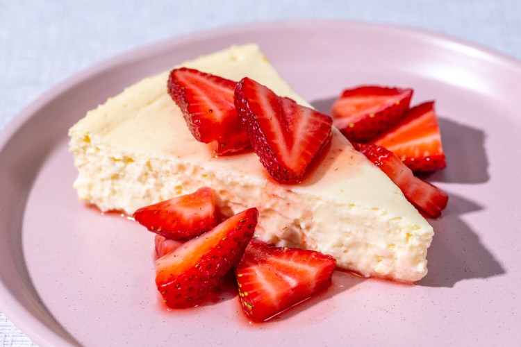 Skyr Cheesecake With Strawberries. MUST CREDIT: Photo by Laura Chase de Formigny for The Washington Post.
