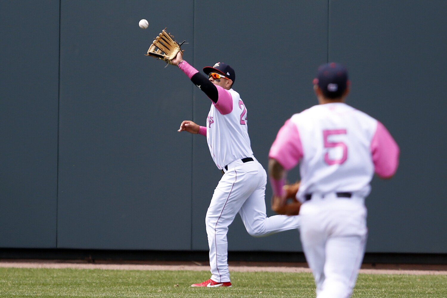 Red Sox pitchers thankful for outfield safety net