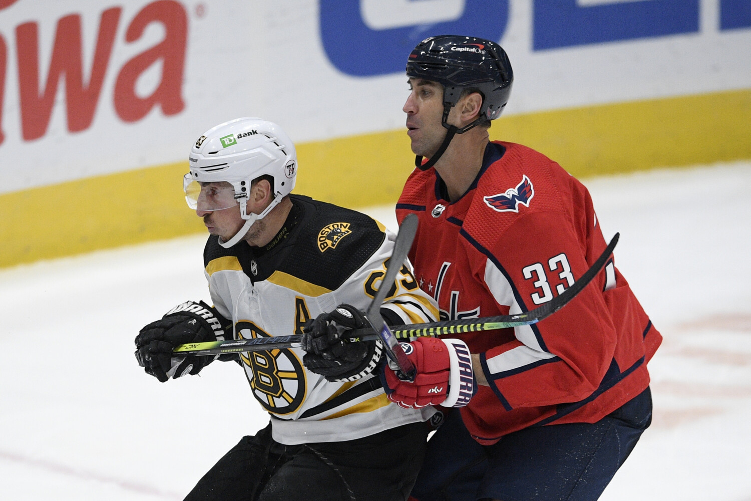 Zdeno Chara in spotlight as Bruins face Capitals