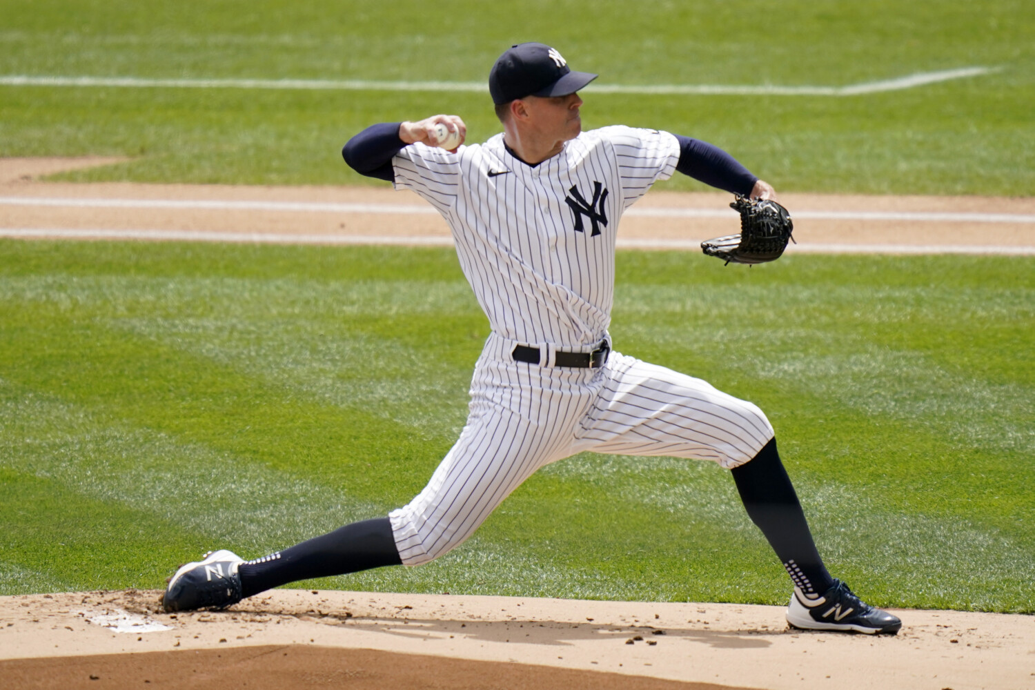 New York Yankees' Aaron Hicks goes on paternity list, Miguel Andujar  recalled