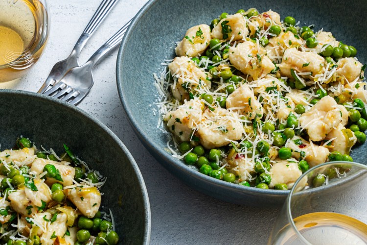 Ricotta Gnocchi With Leeks and Peas. MUST CREDIT: Photo by Scott Suchman for The Washington Post.